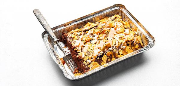 Mudcake grillissä, tortillachipsejä ja valkosuklaakinuskia