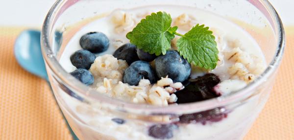 Mustikkainen jyvämalja