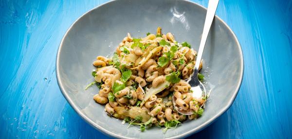 Fenkoli-sardellipasta