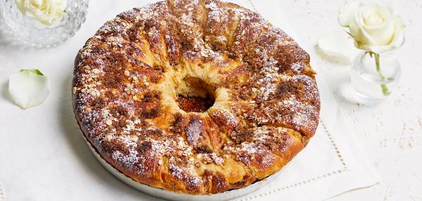 Omenainen pullakranssi