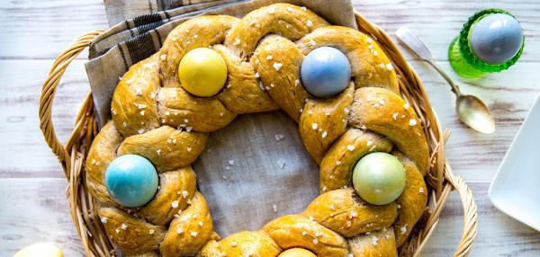 Pääsiäisen leipäkranssi