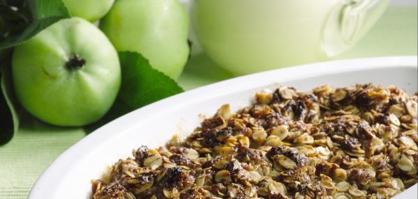 Tattariomenapaistos ja kastikkeita