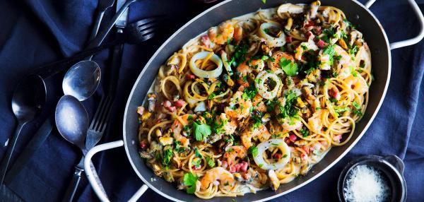 Pasta carbonara merenelävillä