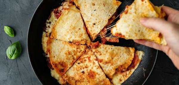 Pizza quesadilla