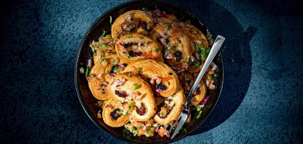 Pulled-Chicken -kanapeet ja tomaattisalsa