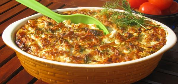 Täysjyvämakaronilaatikko lohesta