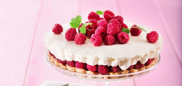 Juustokakku vadelmilla