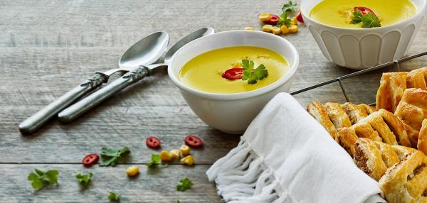 Chilillä maustettu maissikeitto