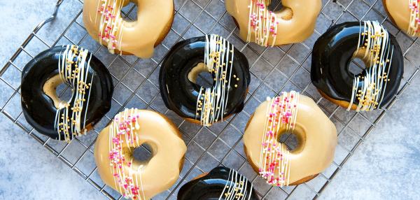 Toffeekuorrutetut uunidonitsit