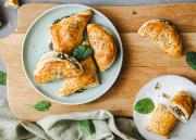 Pinaatti-fetapasteijat