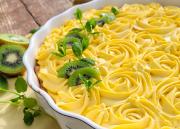 Rahkapiirakka kiivillä ja mangolla