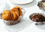 Karamellisoitu kanelikierre suklaaganachella