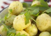 Rucola-perunasalaatti
