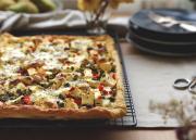 Feta-päärynäpiirakka isosta voitaikinalevystä