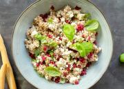 Ohrainen feta-granaattiomenasalaatti