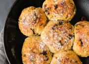 Pannusämpylät, lakritsiset no-knead