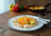 Paprika-mangochutney -kanaa ohralla