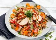 Pasta-kanasalaatti
