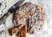 Vuohenjuusto-puolukkaleipä