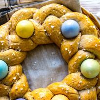 Pääsiäisen leipäkranssi