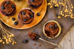 Vegaaniset mustikka-suklaamuffinit