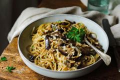 Kuvassa bloggarimme Arja-Elina Laineen tekemä Vegepasta Carbonara