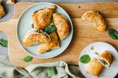 Pinaatti-fetapasteijat