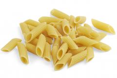 Uritettu, vinoon leikattu putkimainen pasta