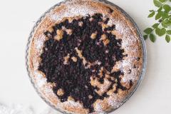 Valkosuklainen hasselpähkinä-mustikkapiirakka