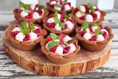 juustokakkukupit piparipohjalla