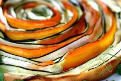 Kasvispiirakka kesäkurpitsasta ja porkkanasta