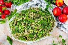 Vihreä pastasalaatti juhliin