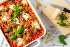 Yhden vuoan lihapullapaistos pikku simpukkapastalla