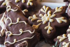 Jouluiset täytepiparit karpalotäytteellä