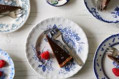 Tuplasuklaapiirakka cookietaikinasta