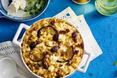 Myllyn Parhaan kreikkalainen makaronilaatikko munakoisolla