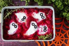Ruokakuva halloween-lasagnesta vuoassa