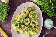 Kuva vadillisesta joulupastaa ylhäältä päin kuvattuna