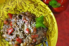 Pasta meksikolaisella kastikkeella