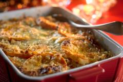 Bataatti-Sinihomejuustolaatikko