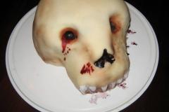 Suklainen pääkallokakku