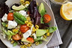 Täysjyväpastasalaatti