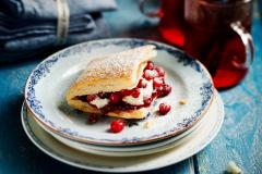 Joulutaskut karpalo-valkosuklaamoussella