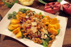 Pasta-persimonisalaatti