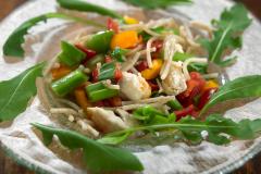 Raketti Spagetti -kanasalaatti