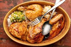 Hainan-chicken ja inkivääri-kevätsipulikastike