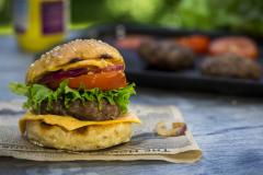 Hampurilaiset grillissä