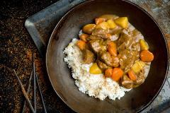 Japanilainen curry-riisi