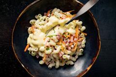 Japanilainen makaronisalaatti