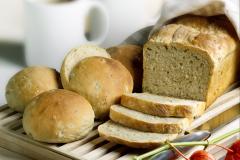 Jyväleipä leipäkoneella